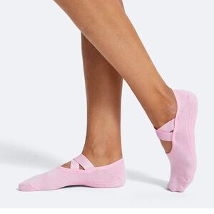 Grip socks BetterMe pink Pilates NEW $30 Better Me